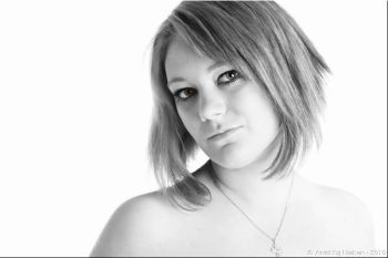100425 140elegantbw