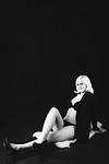 100923-0352sensualbw.jpg
